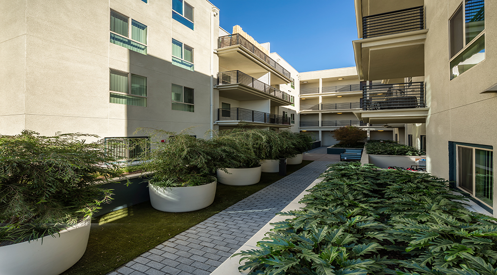 Meridian Apartments courtyard