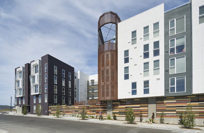 Pacific Pointe exterior building view